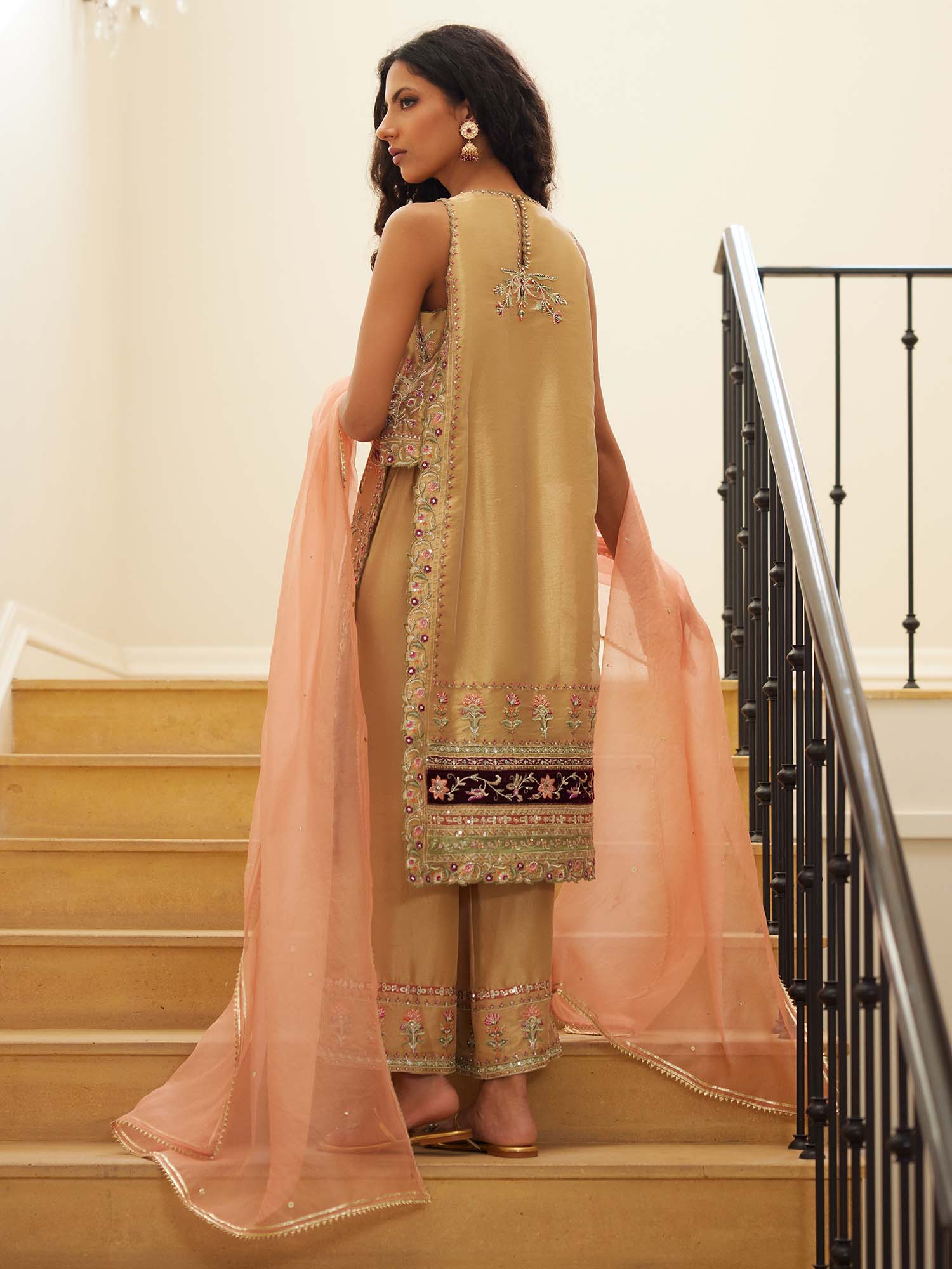 BUNDI, IZAAR & DUPATTA