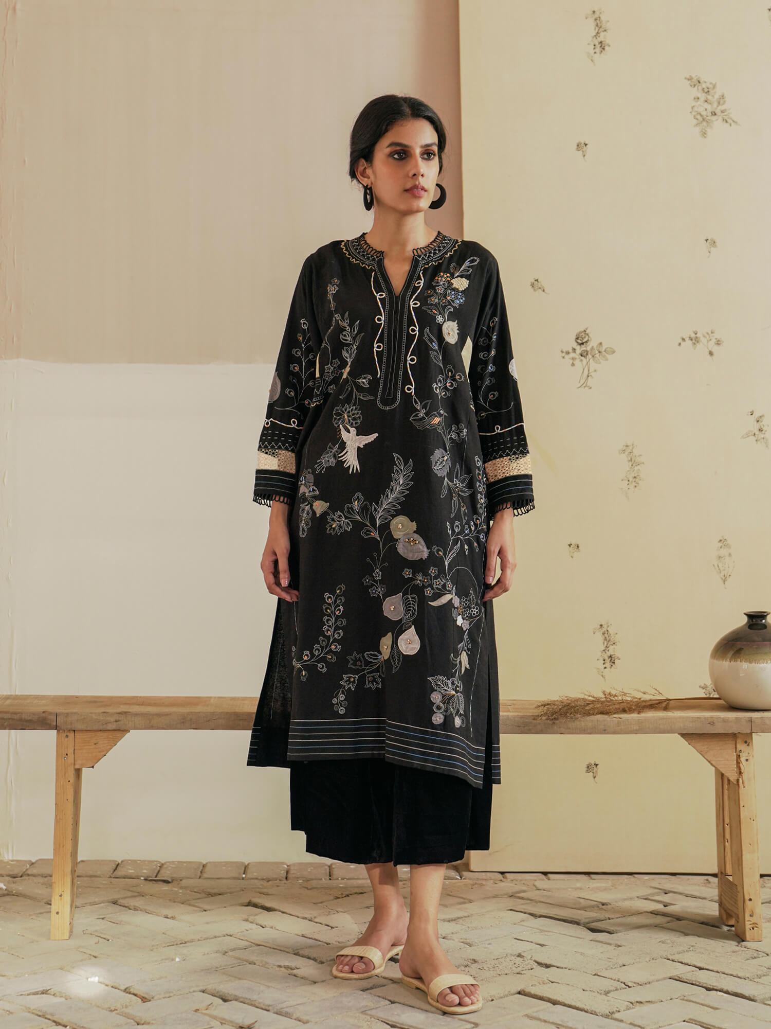 RAYA KURTA - Misha Lakhani
