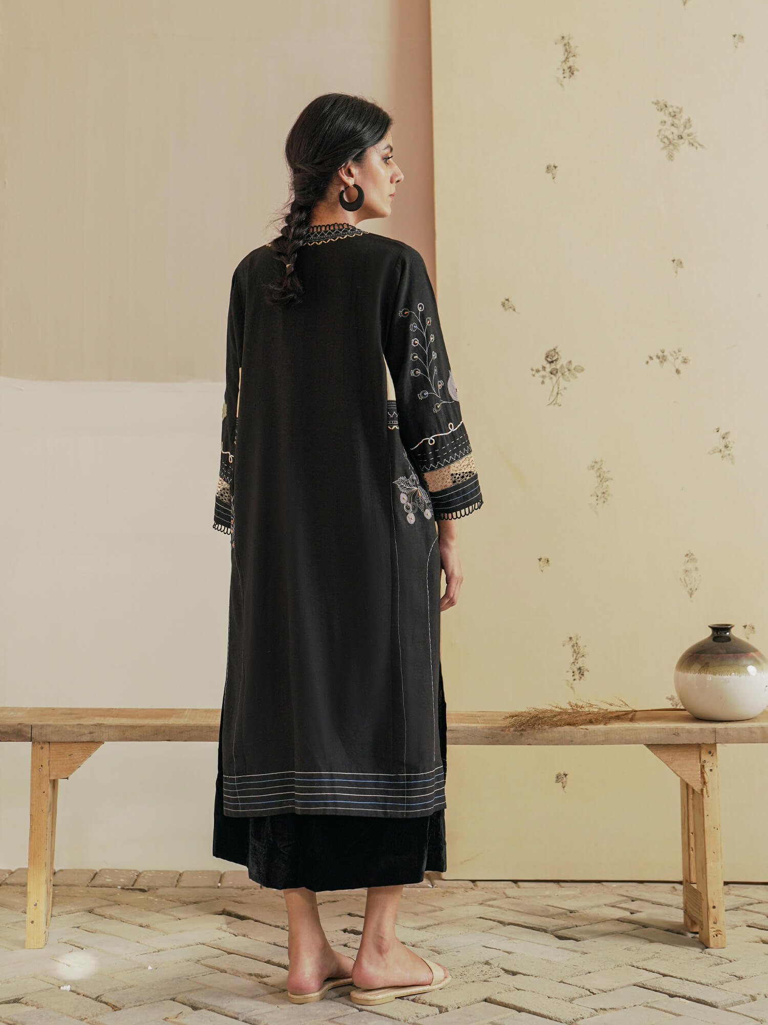 RAYA KURTA - Misha Lakhani