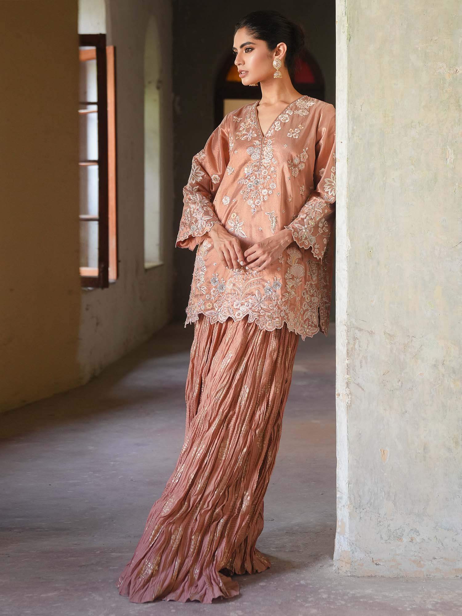 ALISHA & CRUSHED GHAGRA