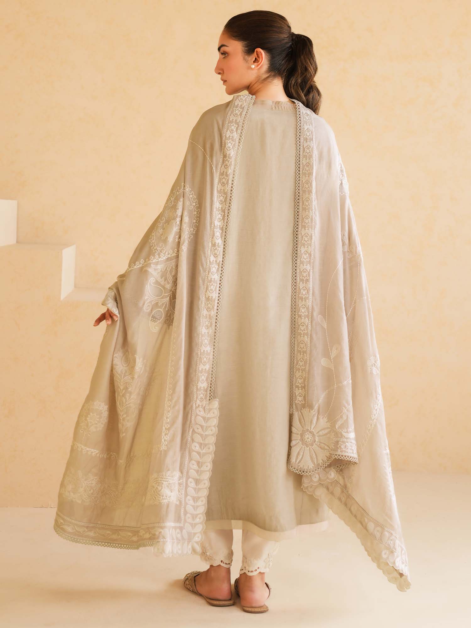 NARYMAN & DUPATTA