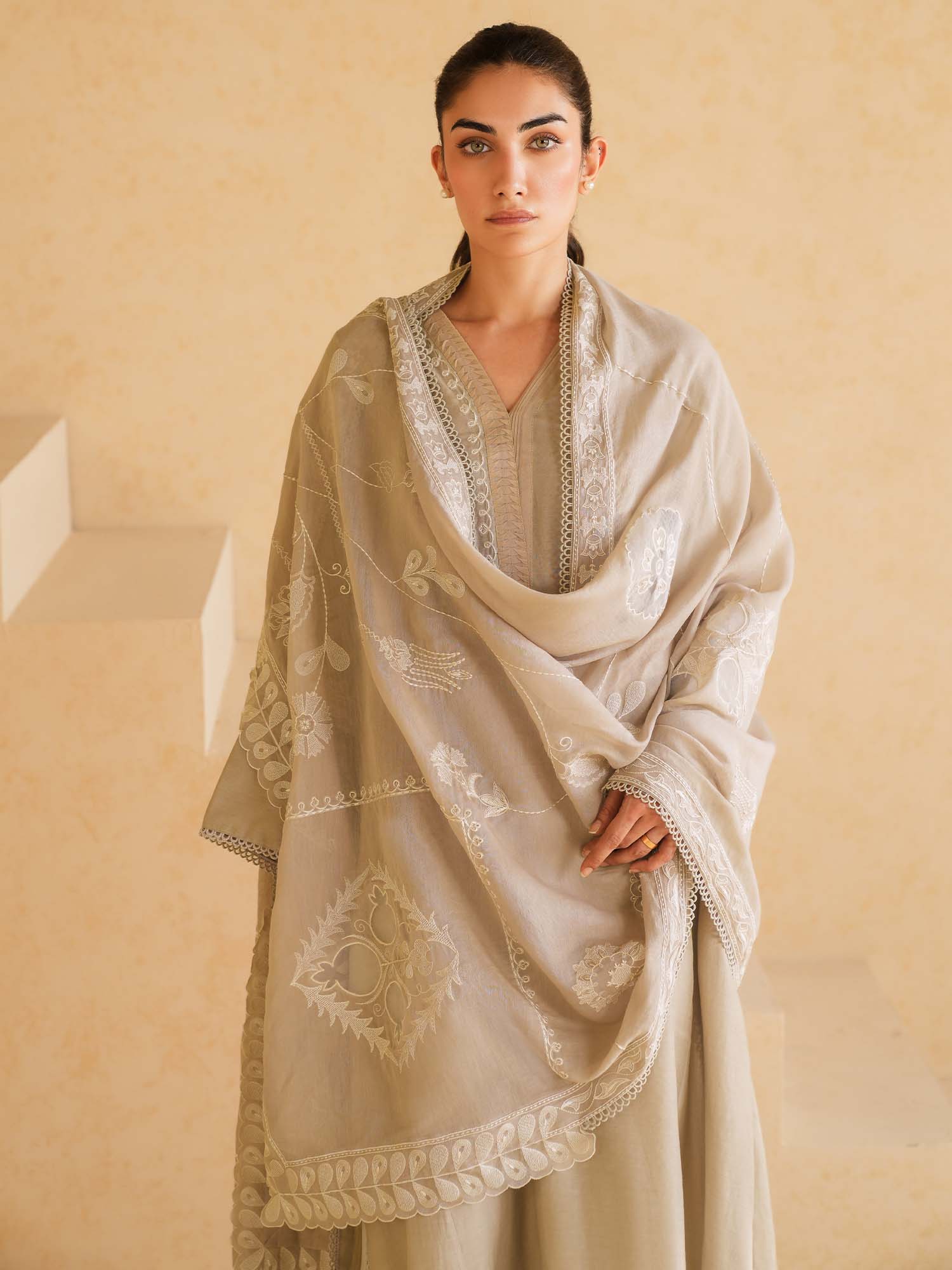 NARYMAN & DUPATTA