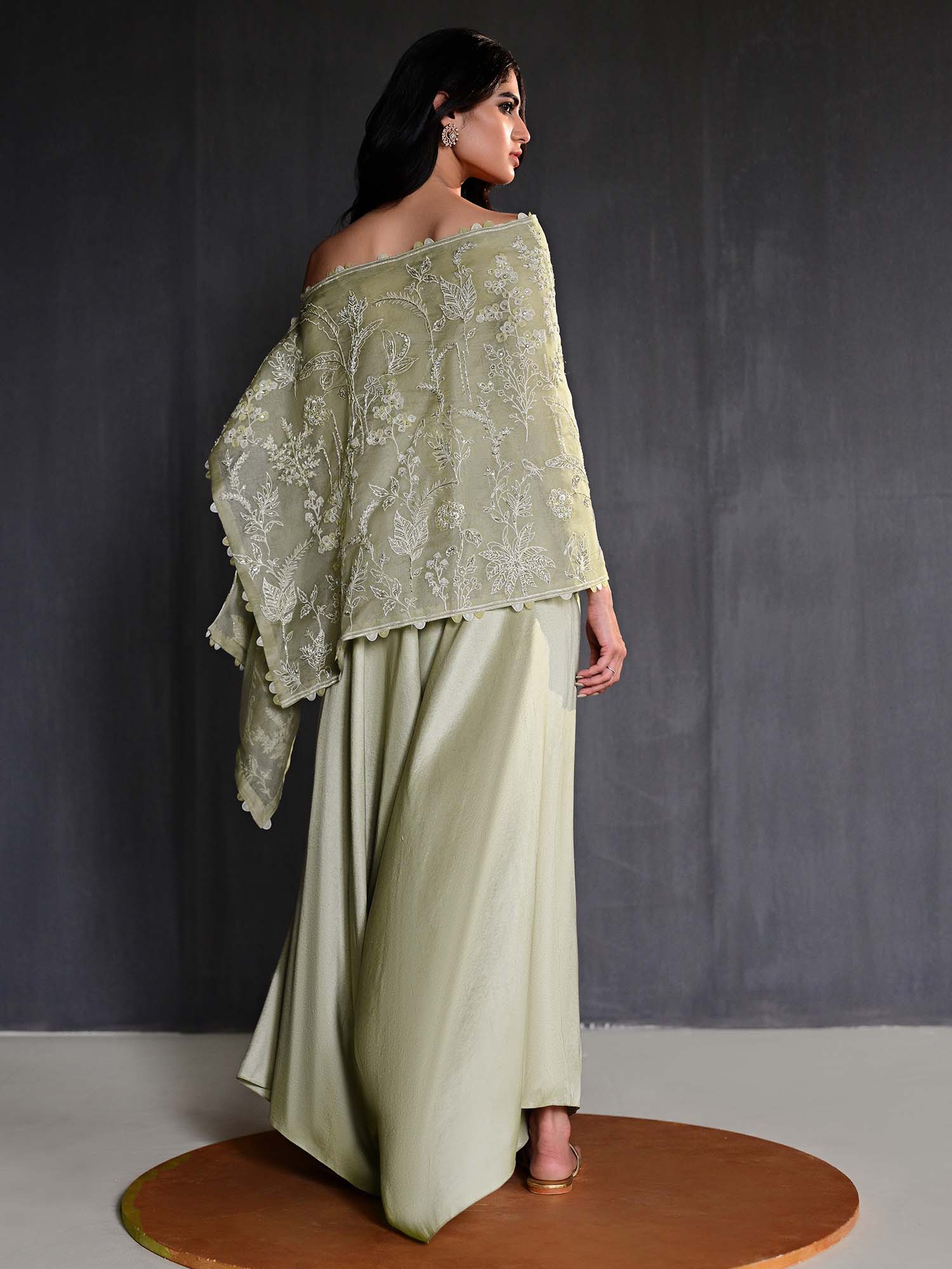 WRAP STOLE & PANTS