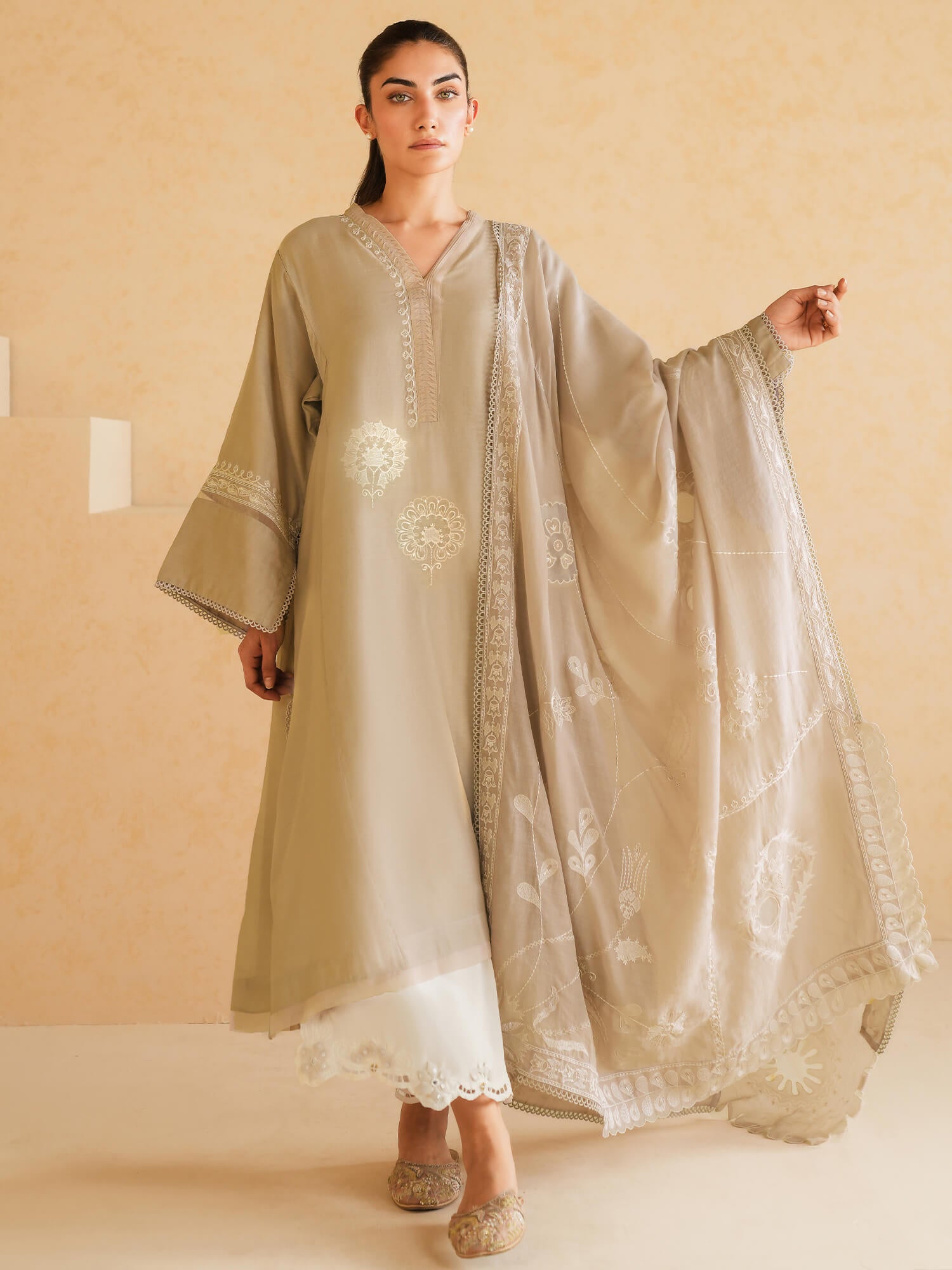 NARYMAN & DUPATTA