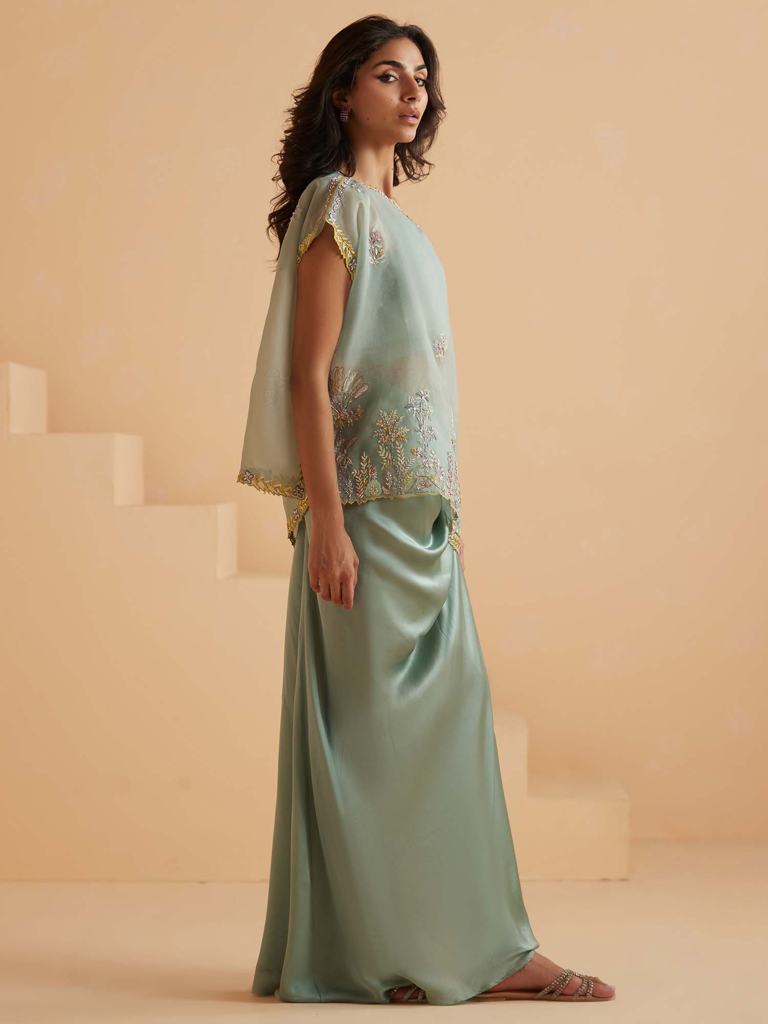 OFF SHOULDER & SKIRT