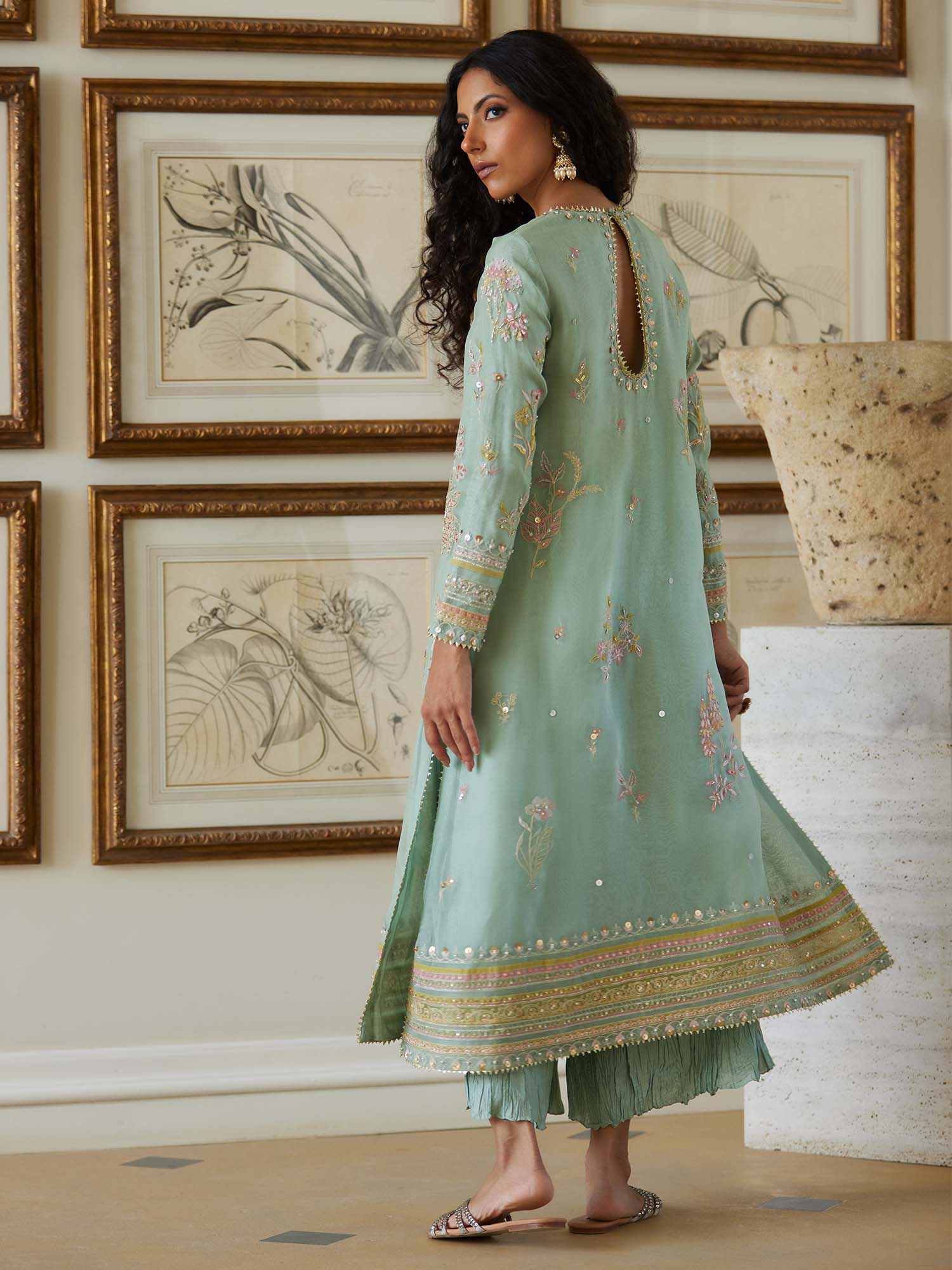 AATH KALI & CRUSHED IZAAR