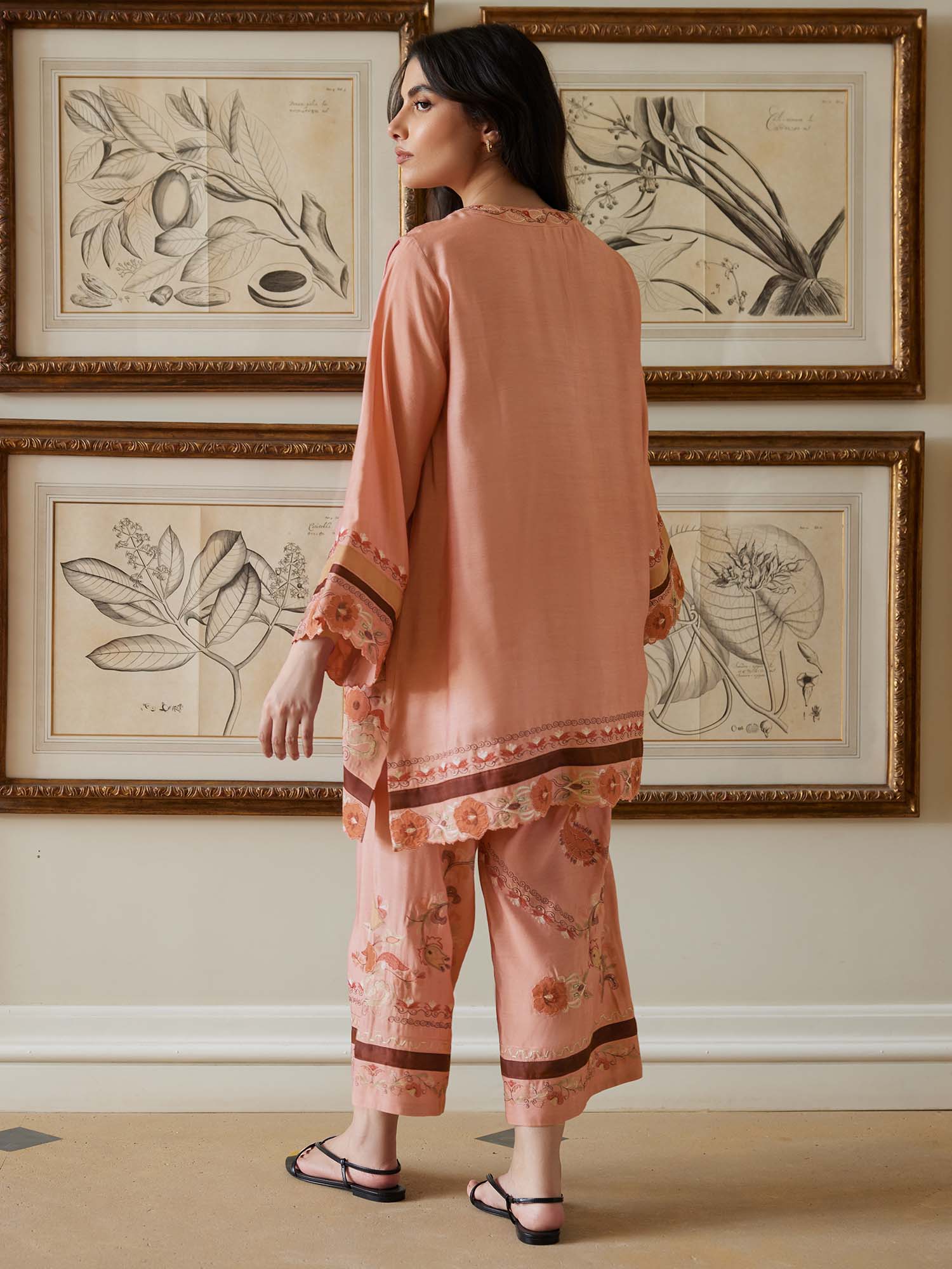 SHORT SICILY & IZAAR