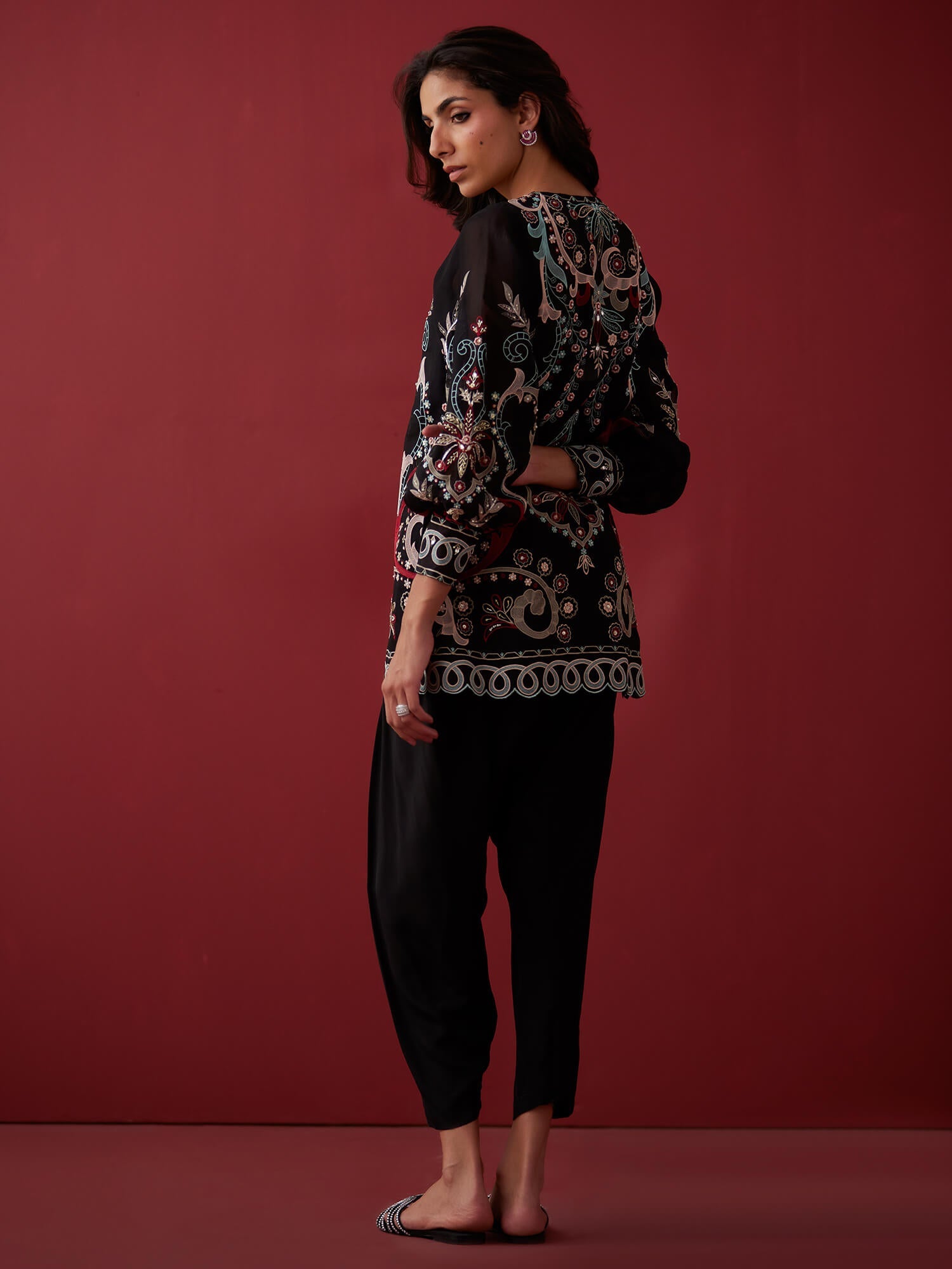 VICTORIAN SLEEVES & SKINNY SHALWAR