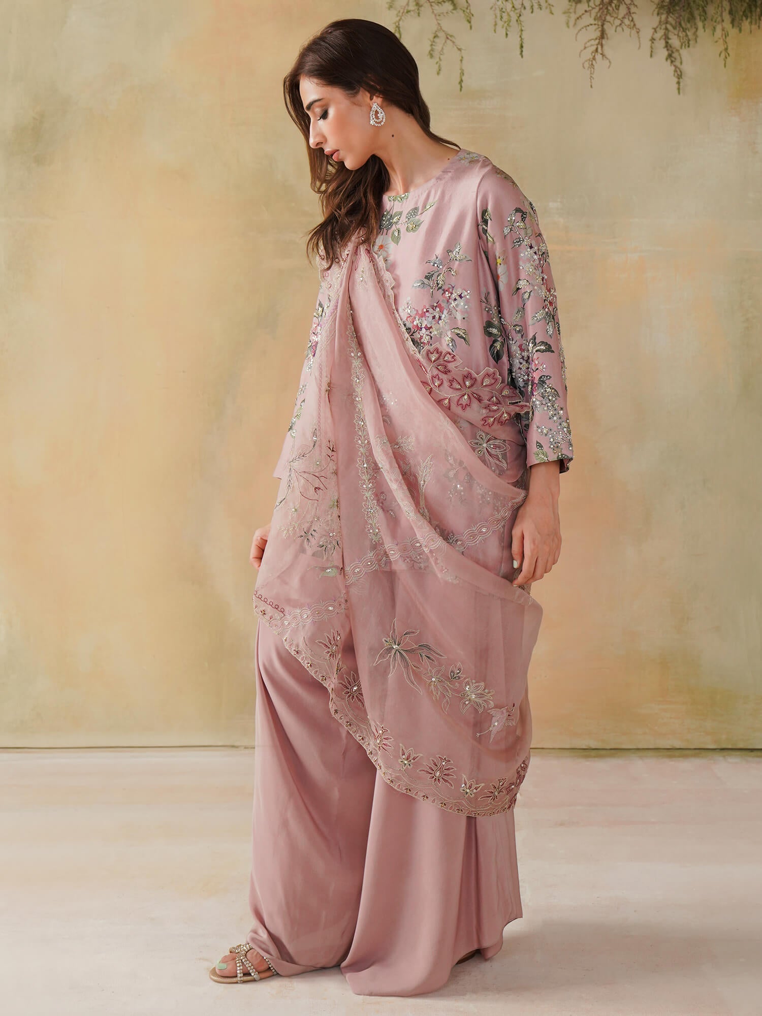 ALISHA, PANTS & DRAPED DUPATTA