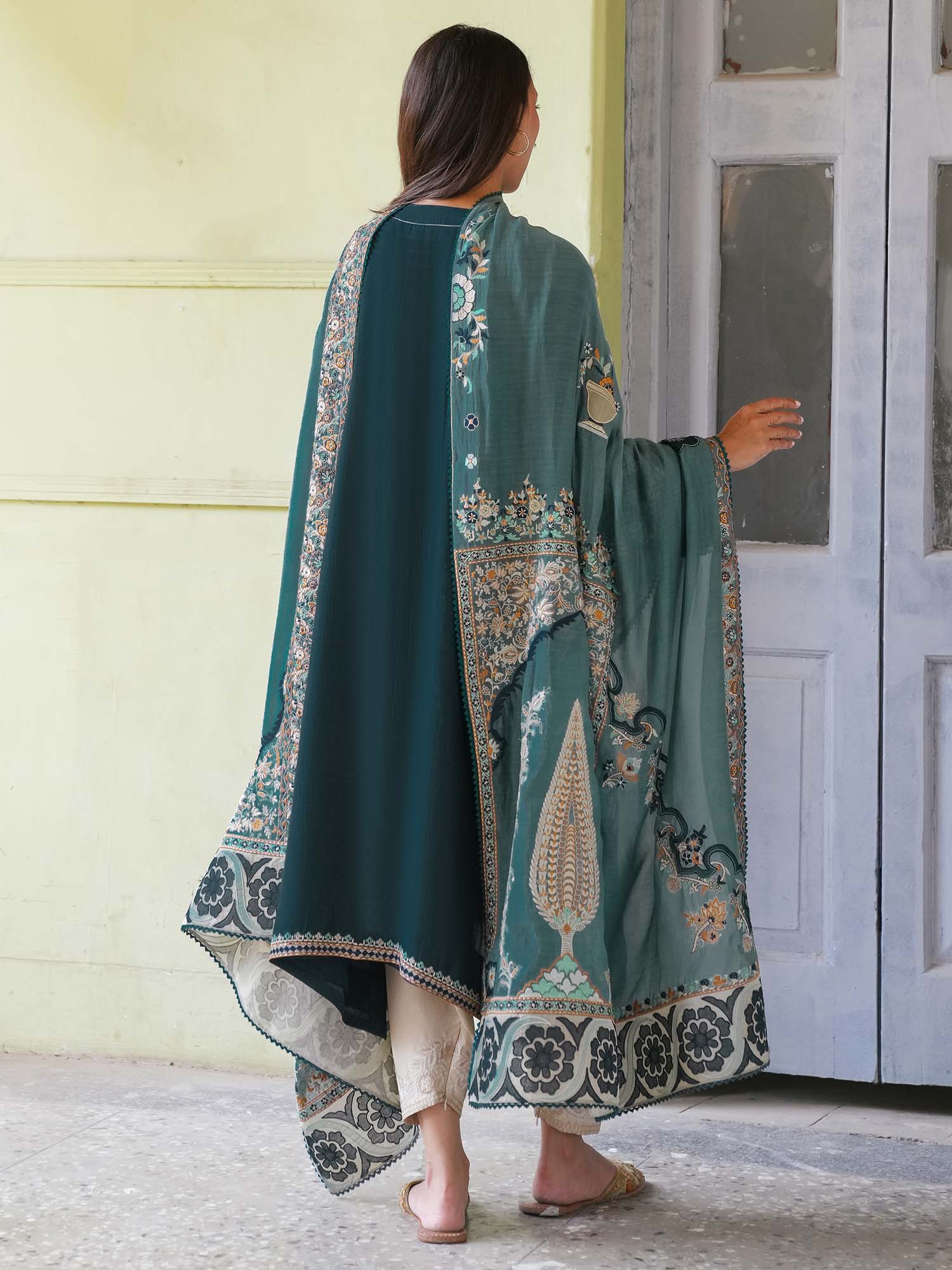 MALTA & DUPATTA