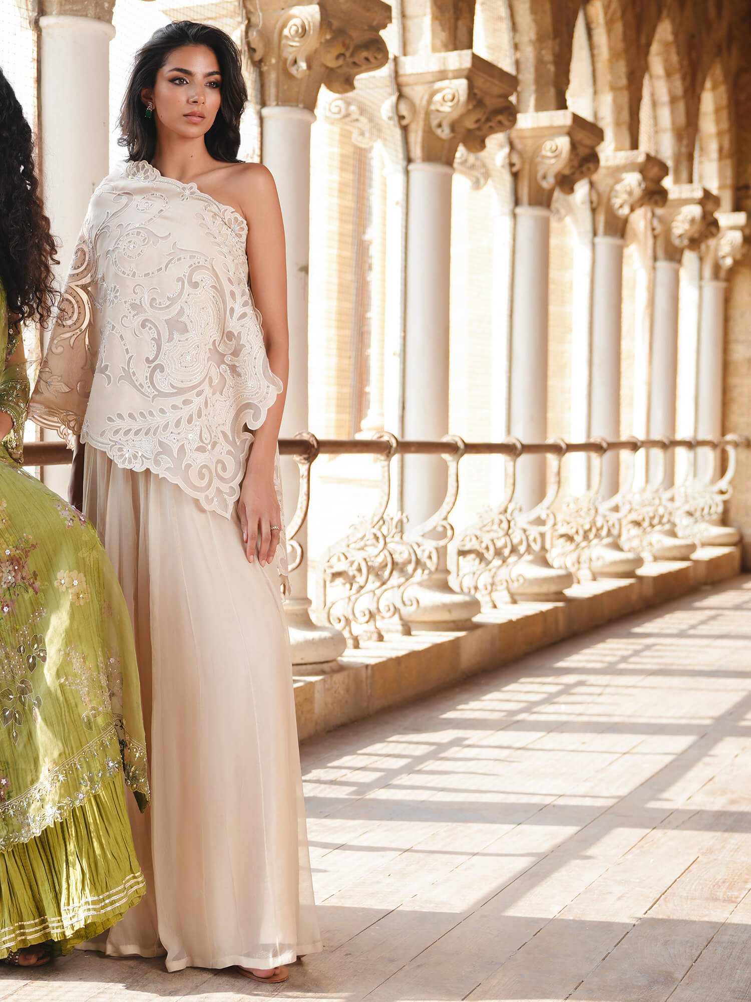 WRAP STOLE & LEHENGA