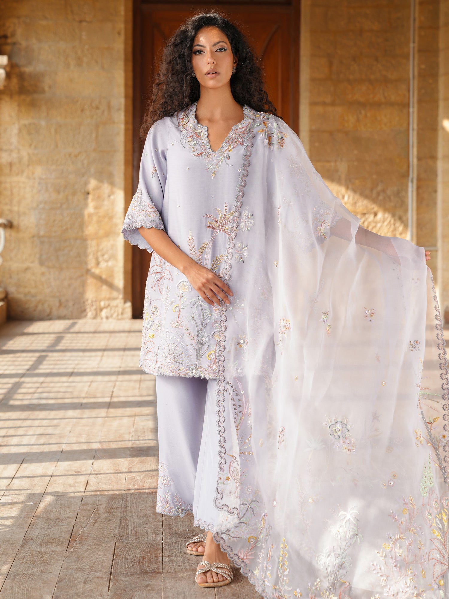 ANTIBE, IZAAR & DUPATTA