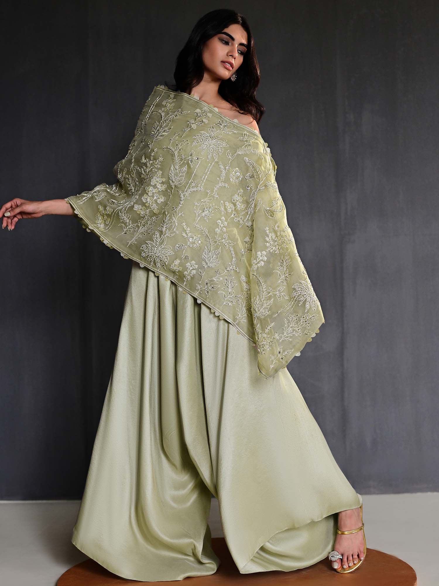 WRAP STOLE & PANTS