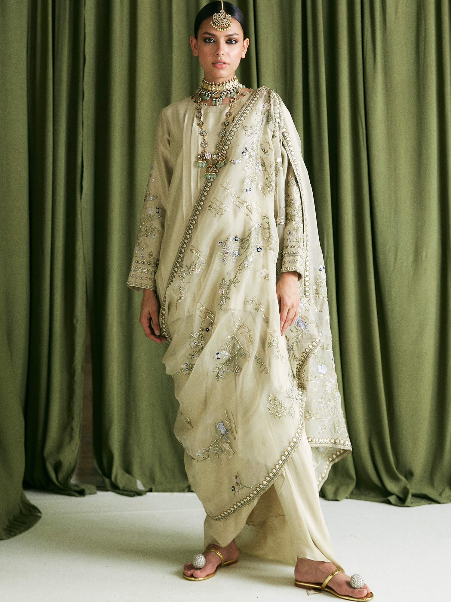 ALISHA, PINCHED SKIRT & DUPATTA