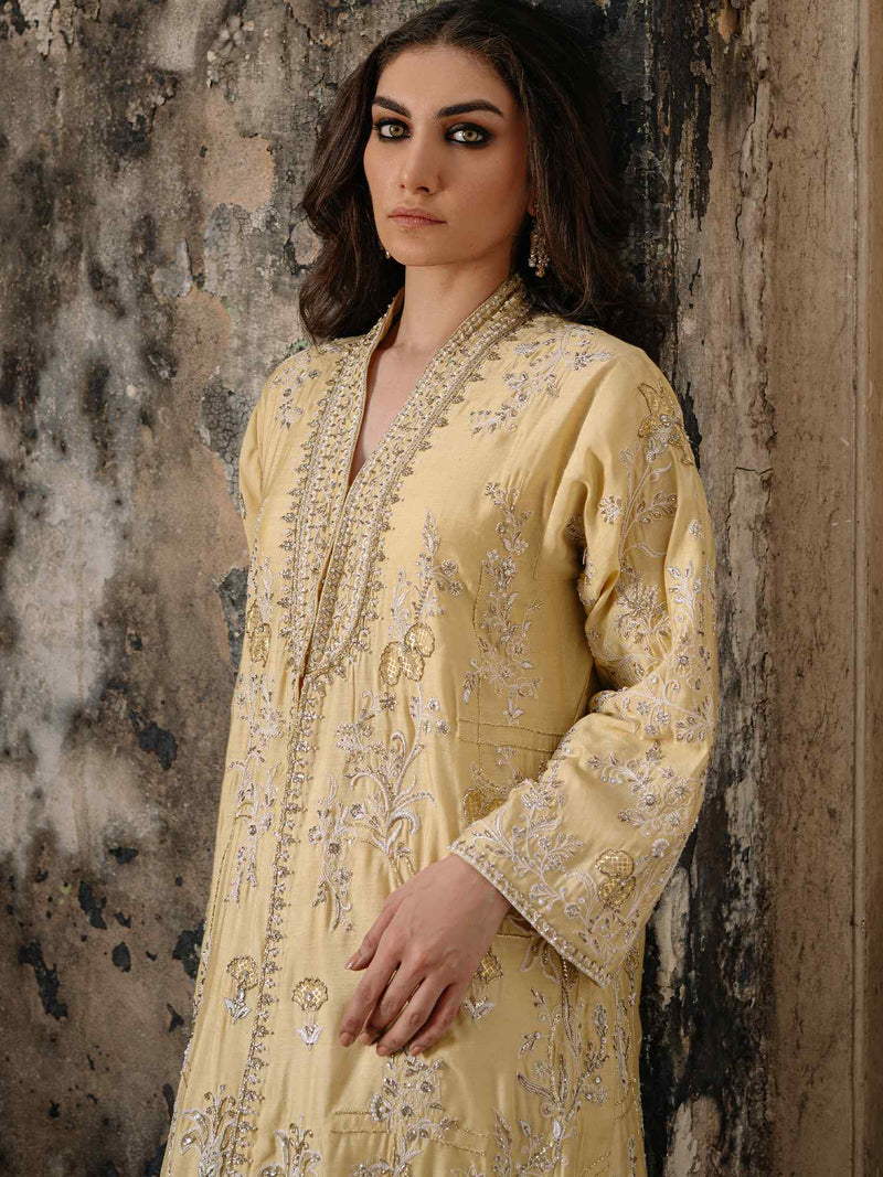 SANAM & IZAAR