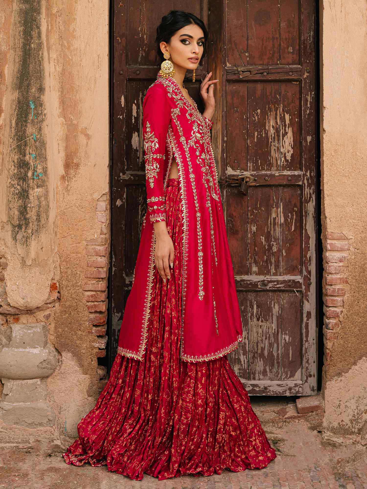 ANAM & CRUSHED LEHENGA